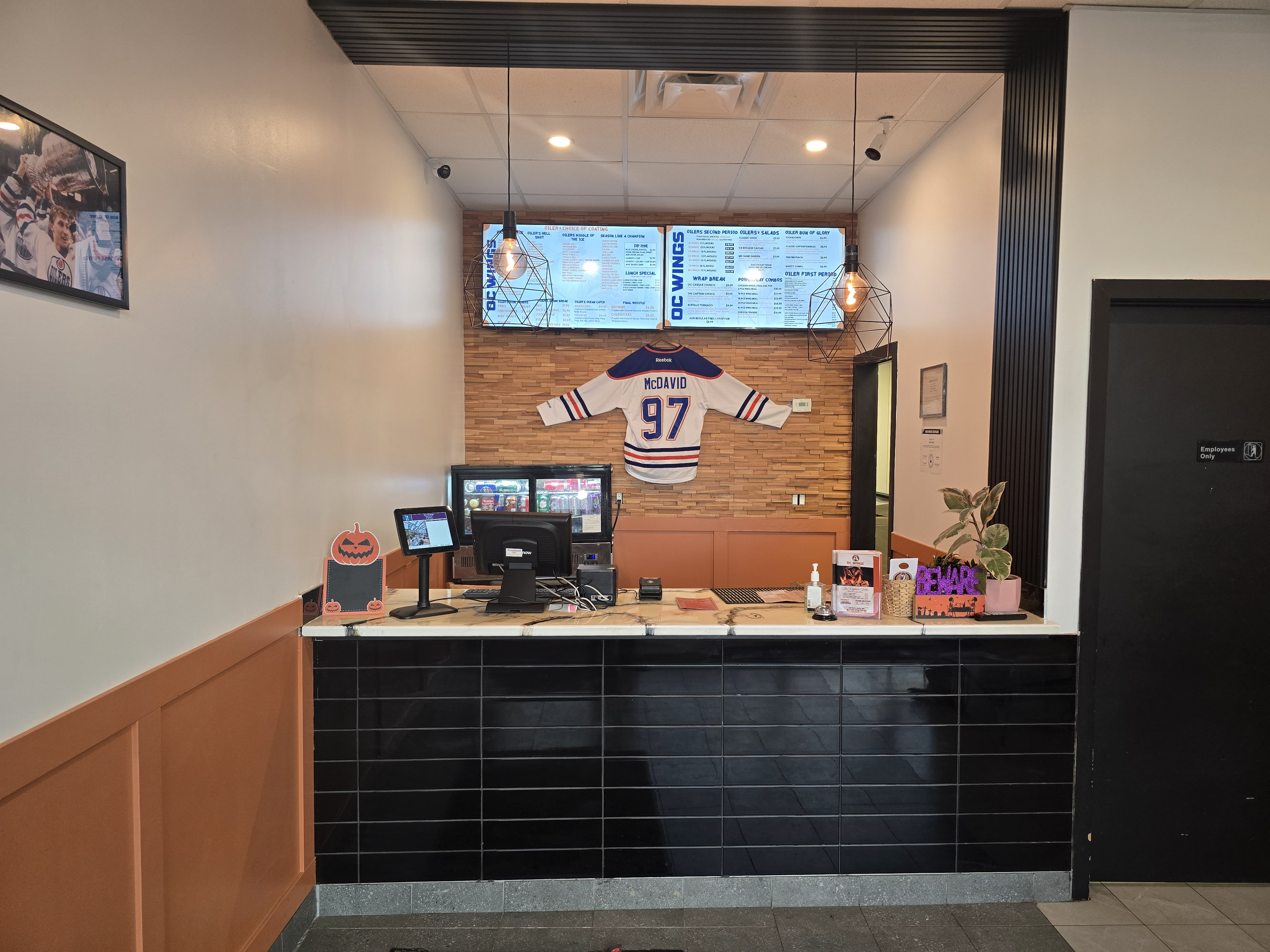 Fast Wings delivery in Linkside Spruce Grove